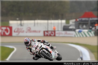 sbk_haga_01_angleterre_donington_2011.jpg