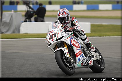 sbk_haga_10_angleterre_donington_2011.jpg