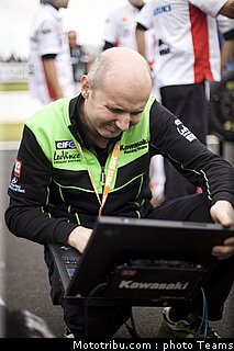 sbk_kawasaki_5_angleterre_donington_2011.jpg