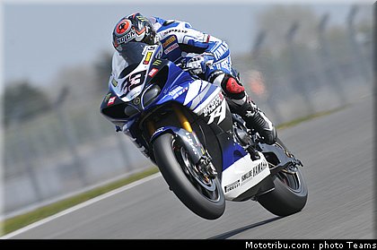 sbk_melandri_01_angleterre_donington_2011.jpg