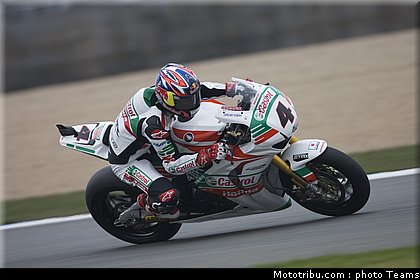 sbk_rea_10_angleterre_donington_2011.jpg