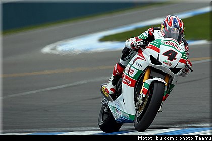 sbk_rea_15_angleterre_donington_2011.jpg
