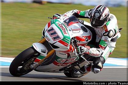sbk_xaus_15_angleterre_donington_2011.jpg