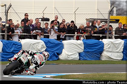 sbk_xaus_16_angleterre_donington_2011.jpg