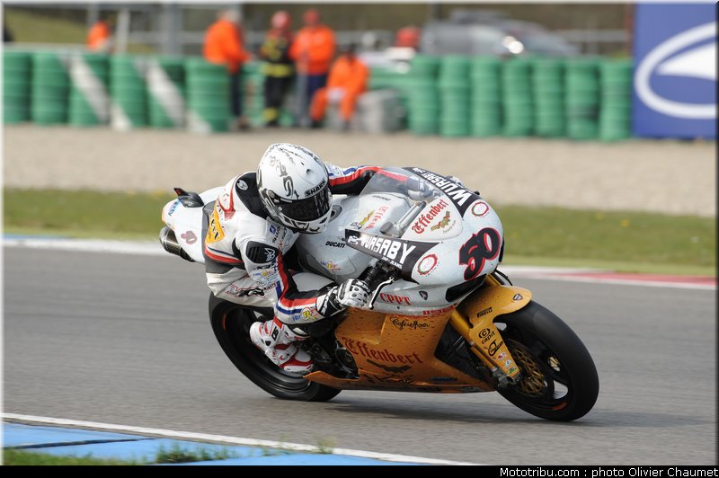 sbk_guintoli_2_paysbas_2011_assen