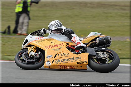 sbk_guintoli_1_paysbas_2011_assen.jpg
