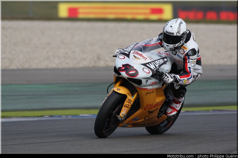 sbk_guintoli_04_paysbas_2011_assen