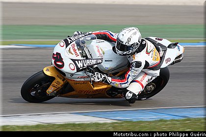sbk_guintoli_03_paysbas_2011_assen.JPG