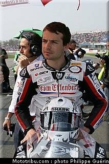 sbk_guintoli_12_paysbas_2011_assen.JPG