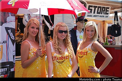 sbk_pitbabes_07_san_marin_misano_2011.jpg