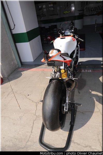 sbk_paddock_022_republique_tcheque_brno_2011