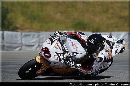 sbk_guintoli_008_republique_tcheque_brno_2011.jpg