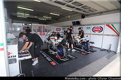 sbk_paddock_013_republique_tcheque_brno_2011.jpg