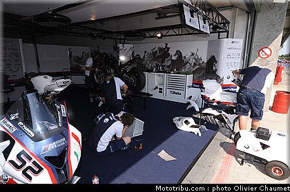 sbk_paddock_026_republique_tcheque_brno_2011.jpg