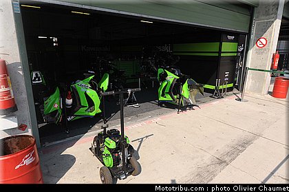 sbk_paddock_030_republique_tcheque_brno_2011.jpg