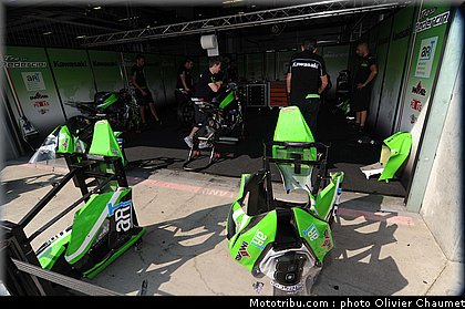 sbk_paddock_042_republique_tcheque_brno_2011.jpg