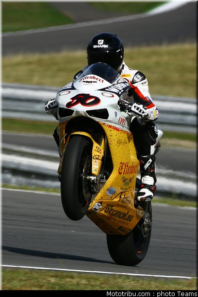sbk_guintoli_002_republique_tcheque_brno_2011