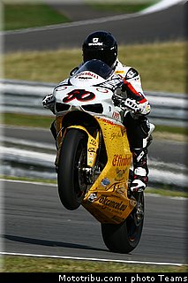 sbk_guintoli_002_republique_tcheque_brno_2011.jpg