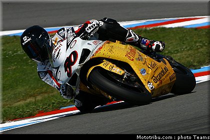 sbk_guintoli_003_republique_tcheque_brno_2011.jpg