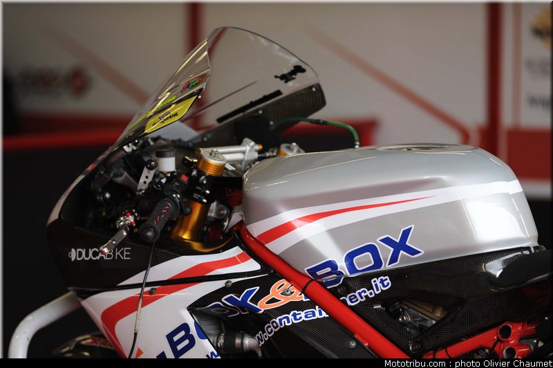 sbk_ambiance_011_angleterre_silverstone_2011