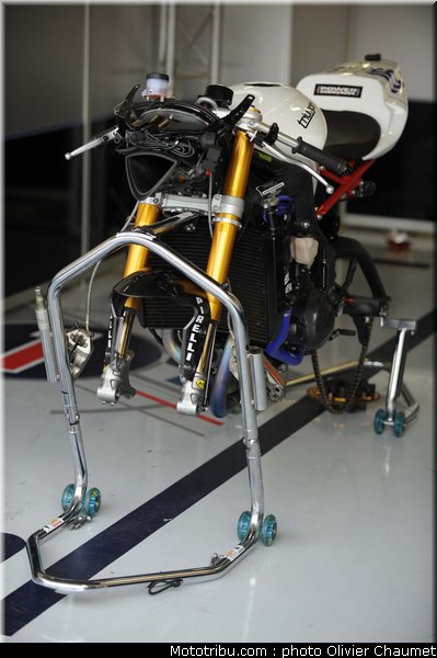 sbk_ambiance_013_angleterre_silverstone_2011