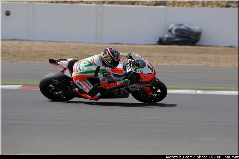 sbk_biaggi_002_angleterre_silverstone_2011