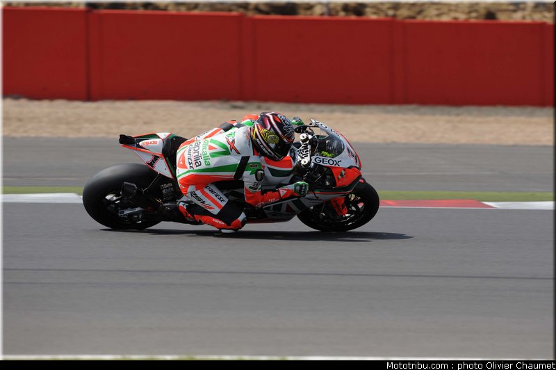 sbk_biaggi_003_angleterre_silverstone_2011