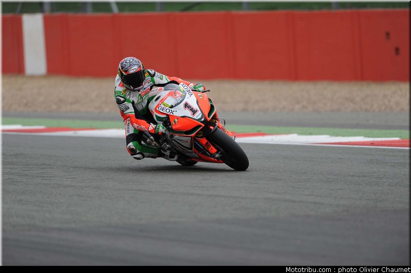 sbk_biaggi_010_angleterre_silverstone_2011