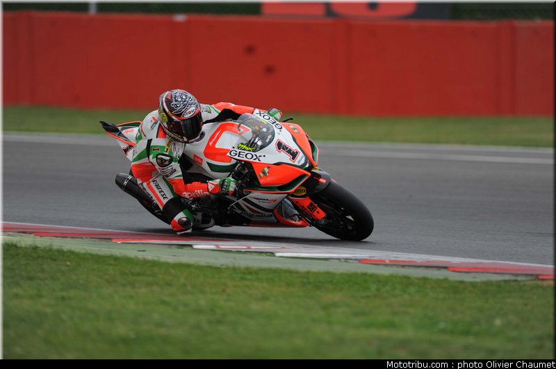 sbk_biaggi_011_angleterre_silverstone_2011