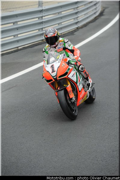 sbk_biaggi_012_angleterre_silverstone_2011