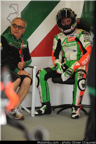 sbk_biaggi_014_angleterre_silverstone_2011