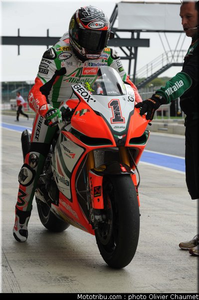 sbk_biaggi_016_angleterre_silverstone_2011