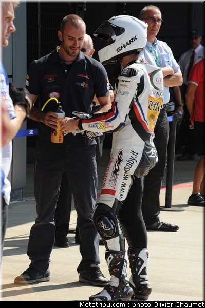 sbk_guintoli_002_angleterre_silverstone_2011