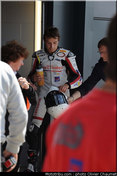 sbk_guintoli_003_angleterre_silverstone_2011