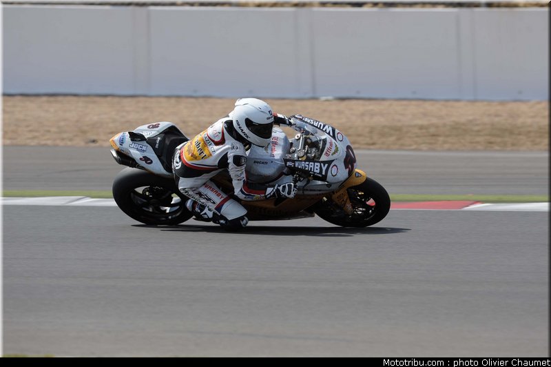 sbk_guintoli_005_angleterre_silverstone_2011