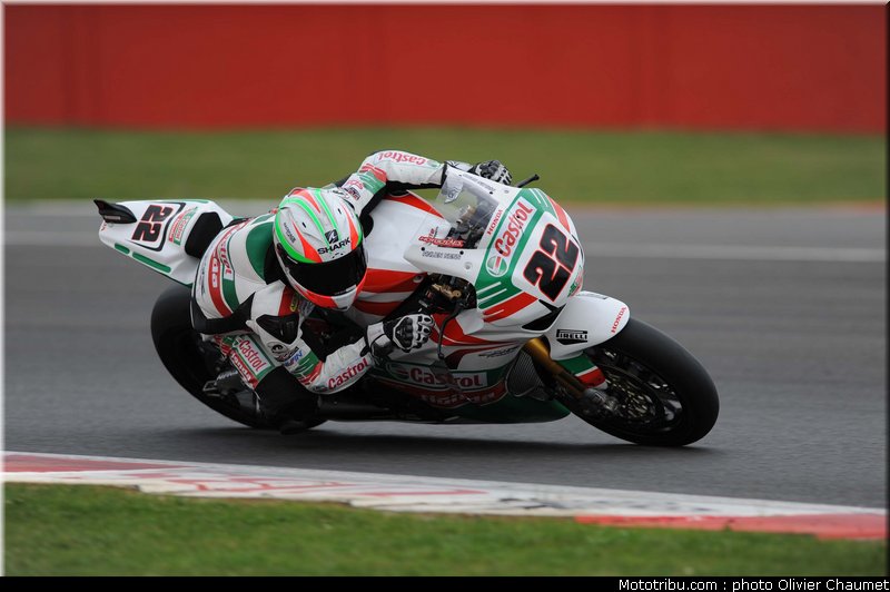 sbk_lowes_a_004_angleterre_silverstone_2011