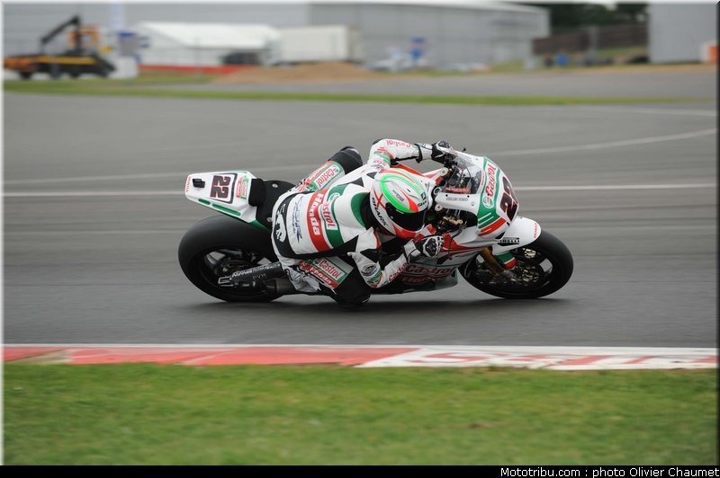 sbk_lowes_a_005_angleterre_silverstone_2011