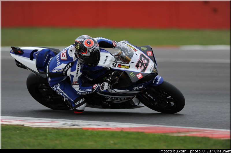 sbk_melandri_006_angleterre_silverstone_2011