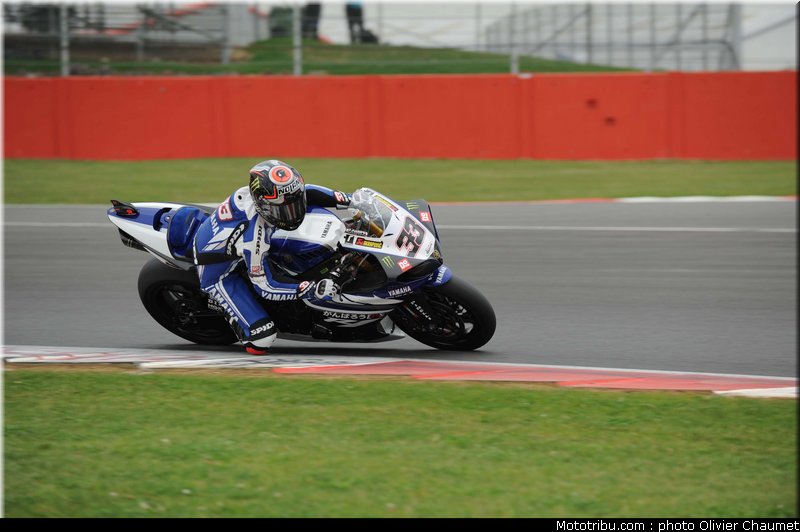 sbk_melandri_008_angleterre_silverstone_2011