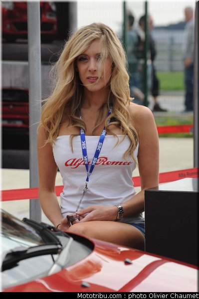 sbk_pitbabe_007_angleterre_silverstone_2011