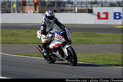 1000stk_barrier_002_angleterre_silverstone_2011.jpg