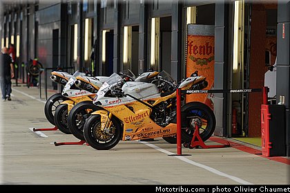 sbk_ambiance_004_angleterre_silverstone_2011.jpg