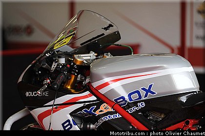 sbk_ambiance_011_angleterre_silverstone_2011.jpg