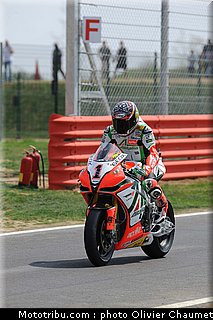 sbk_biaggi_004_angleterre_silverstone_2011.jpg