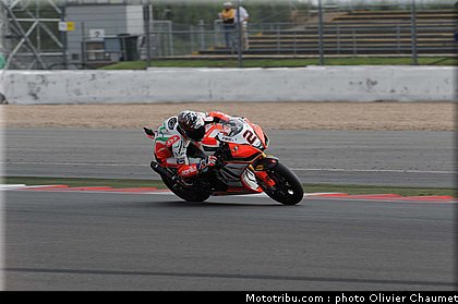 sbk_camier_007_angleterre_silverstone_2011.jpg