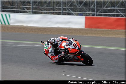 sbk_camier_008_angleterre_silverstone_2011.jpg