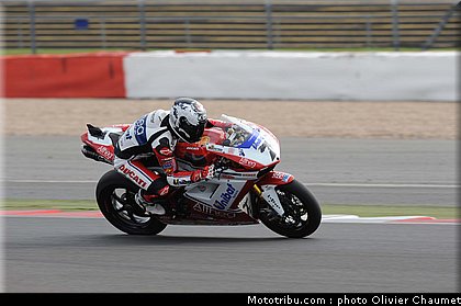 sbk_checa_002_angleterre_silverstone_2011.jpg