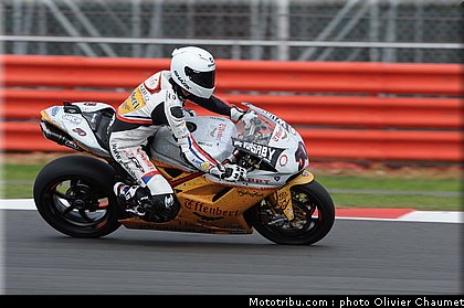 sbk_guintoli_001_angleterre_silverstone_2011.jpg