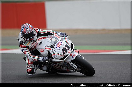 sbk_haga_003_angleterre_silverstone_2011.jpg