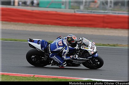 sbk_melandri_001_angleterre_silverstone_2011.jpg